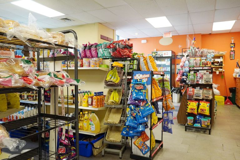 À Vendre : Dépanneur à Faible Coût avec Retours Élevés