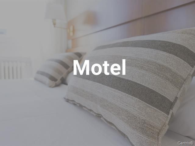 Hôtel -Motel  en banlieue de la ville de  Sherbrooke