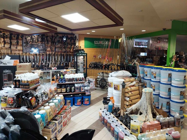 Magasin de détail chasse , pèche , plein air et camping