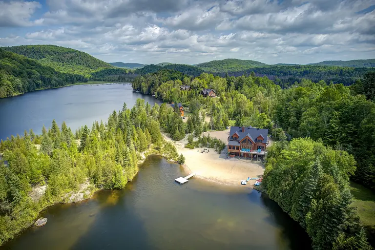 Domaine de chalets locatifs à vendre dans les Laurentides
