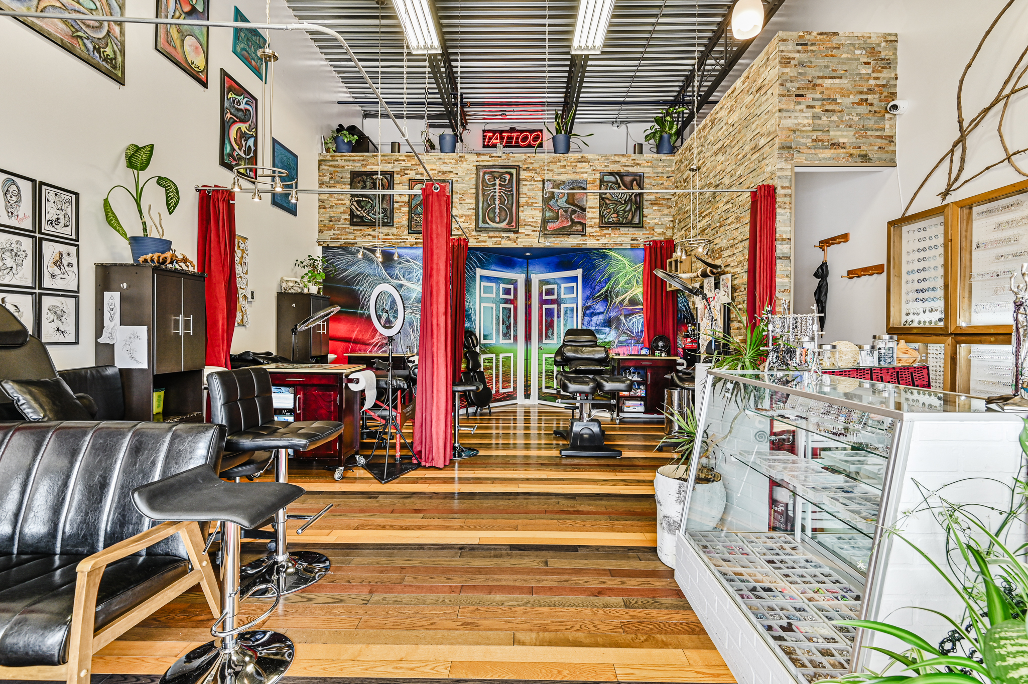 Studio de tatouage, perçage et bijouterie