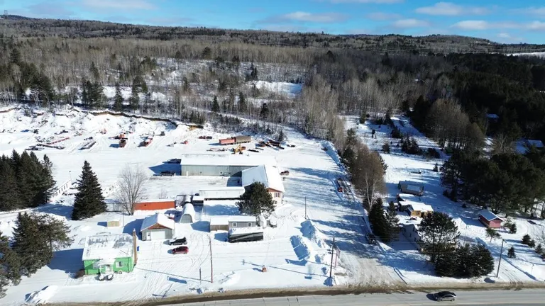Bâtisse commerciale à vendre