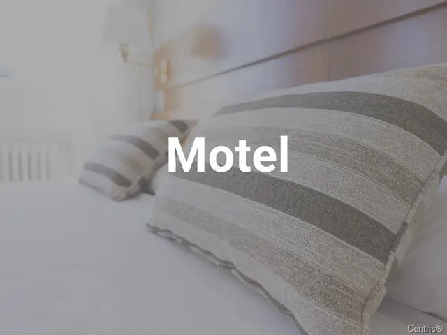 Hôtel -Motel  en banlieue de la ville de  Sherbrooke