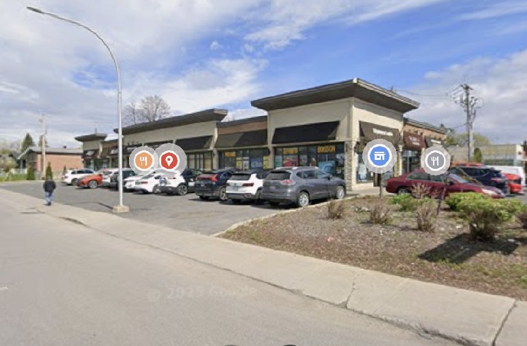 Centre Commercial à Greenfield Park à vendre
